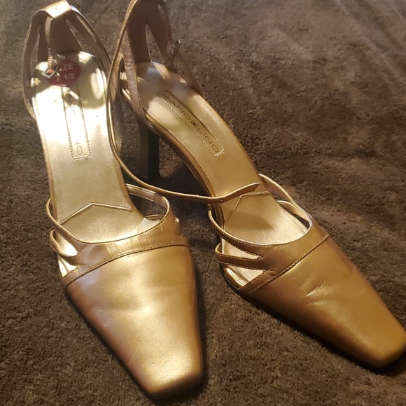 bandolino gold shoes